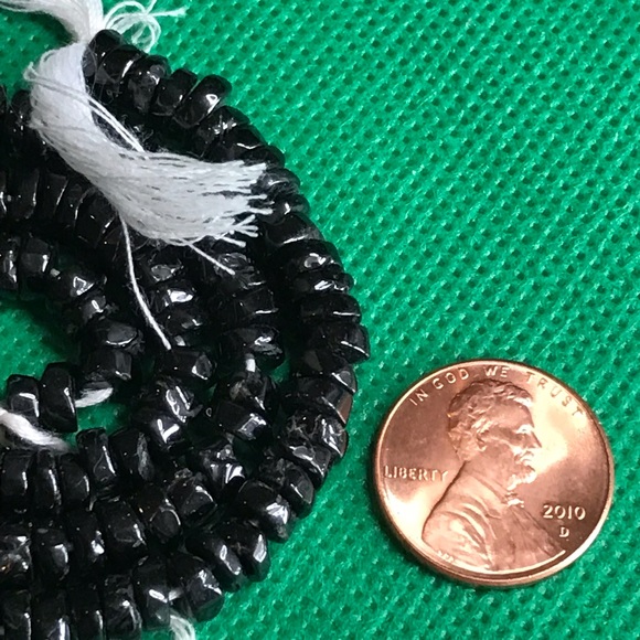 Black Spinel 5X3mm - Picture 10 of 10